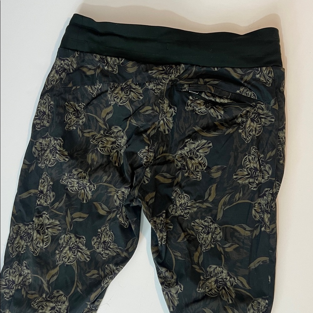 Athleta Trekkie North Print Jogger - Picture 8 of 8